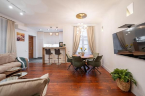 Soleil - shine of the old town, parking & sauna in Riga